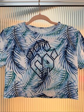 Cheer Athletics Tropical Leaf Print Short Sleeve Tee - Blue/Green